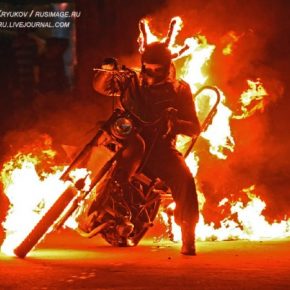 Горящие мотоциклисты на вселенском карнавале огня - часть вторая
